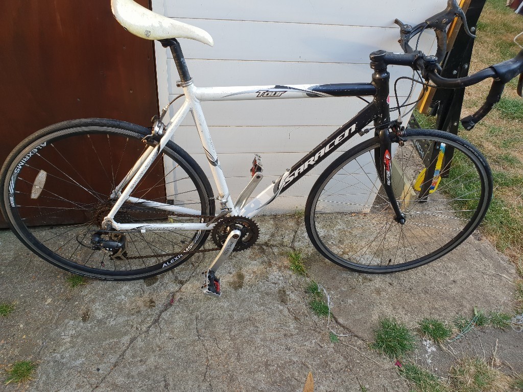 saracen tour road bike
